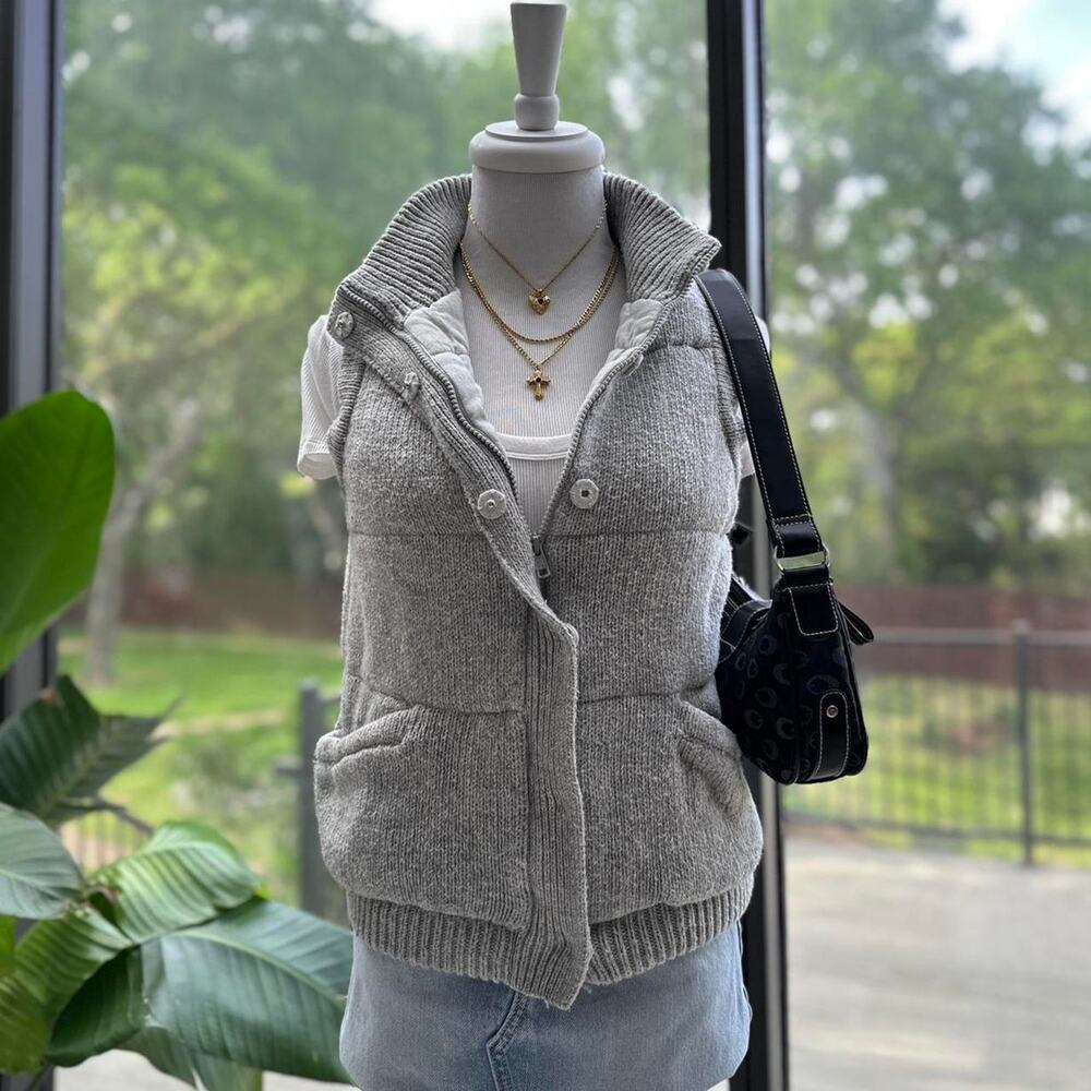 Banana Republic Gray Knit Puffer Sweater Vest